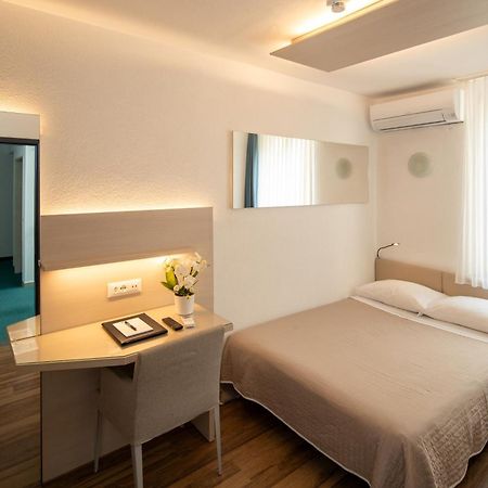 Hotel Campione Bissone Ngoại thất bức ảnh