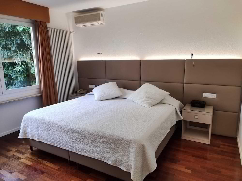 Hotel Campione Bissone Ngoại thất bức ảnh